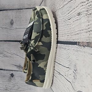 Hey Dude Wendy Women's Camo Slip On Loafers Shoes Size 9